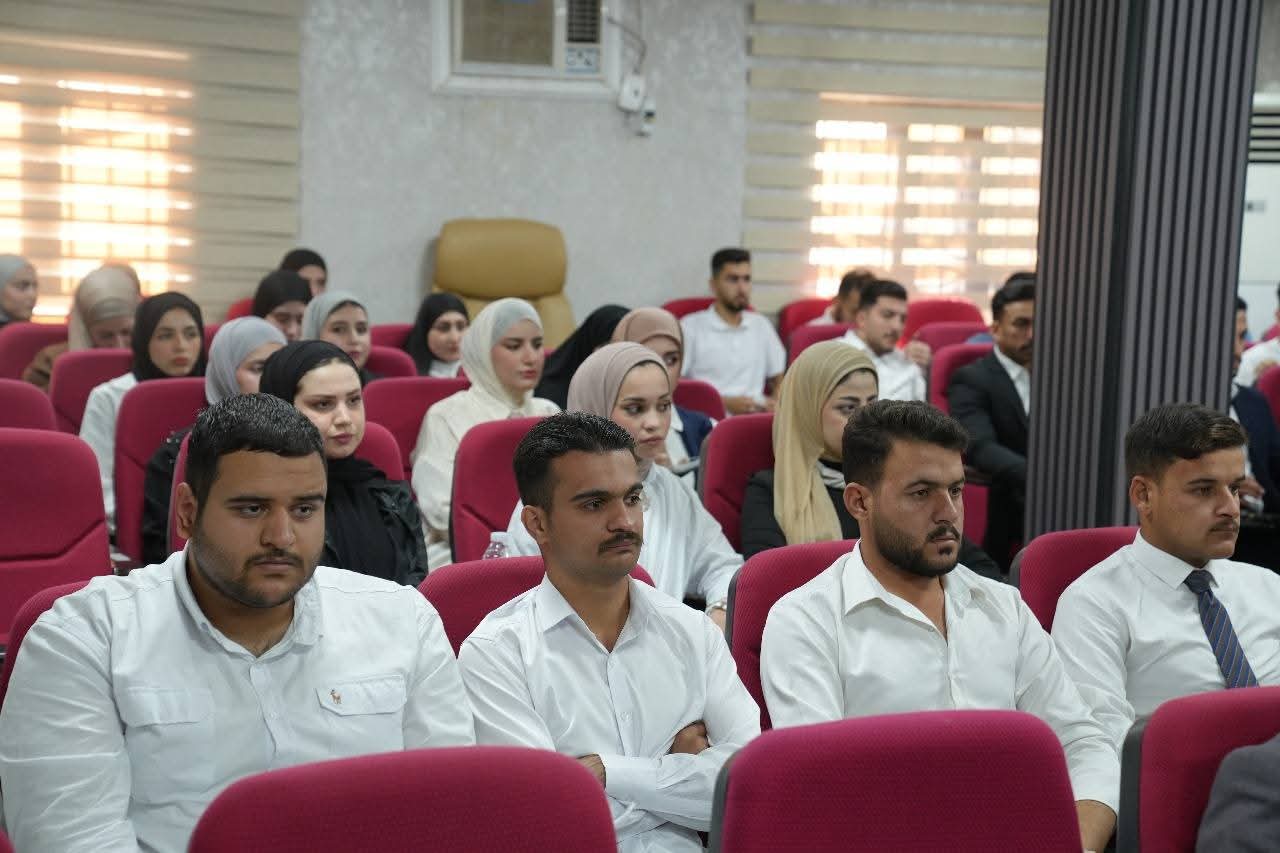 الندوة العلمية الأولى في كلية القانون 