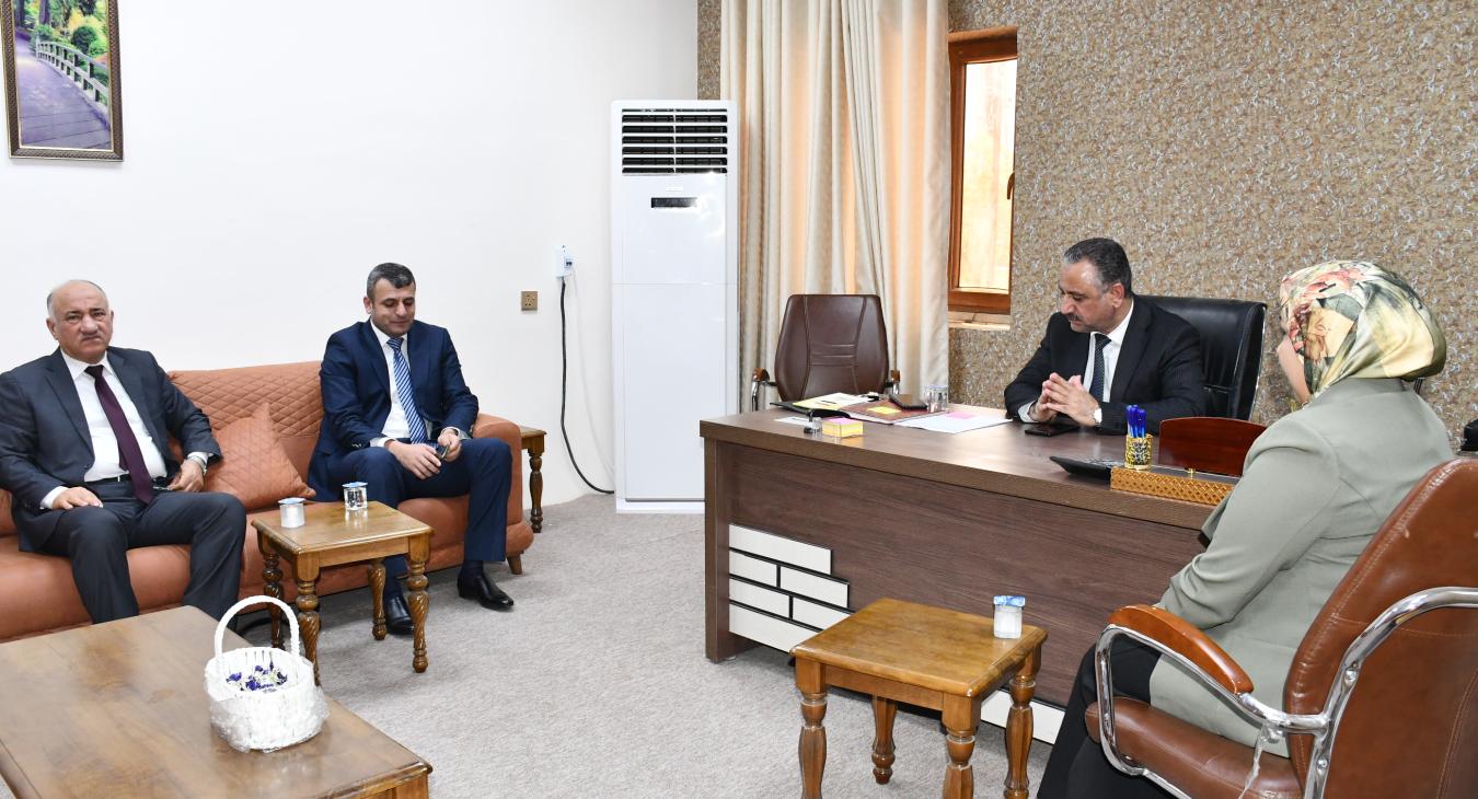 The President of Fallujah University visits the Center for Biological and Environmental Technologies